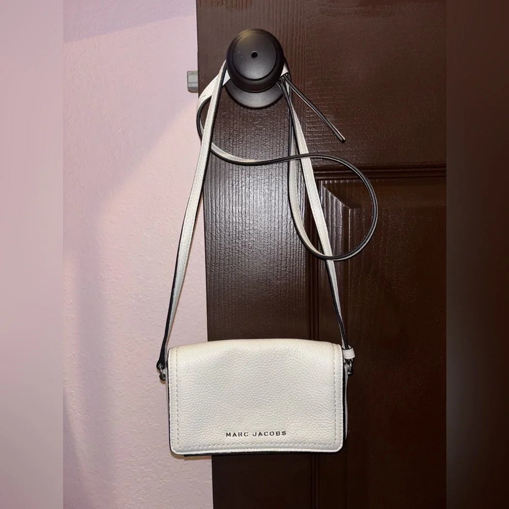 Marc Jacobs Cream Crossbody Bag - Picture 2 of 9